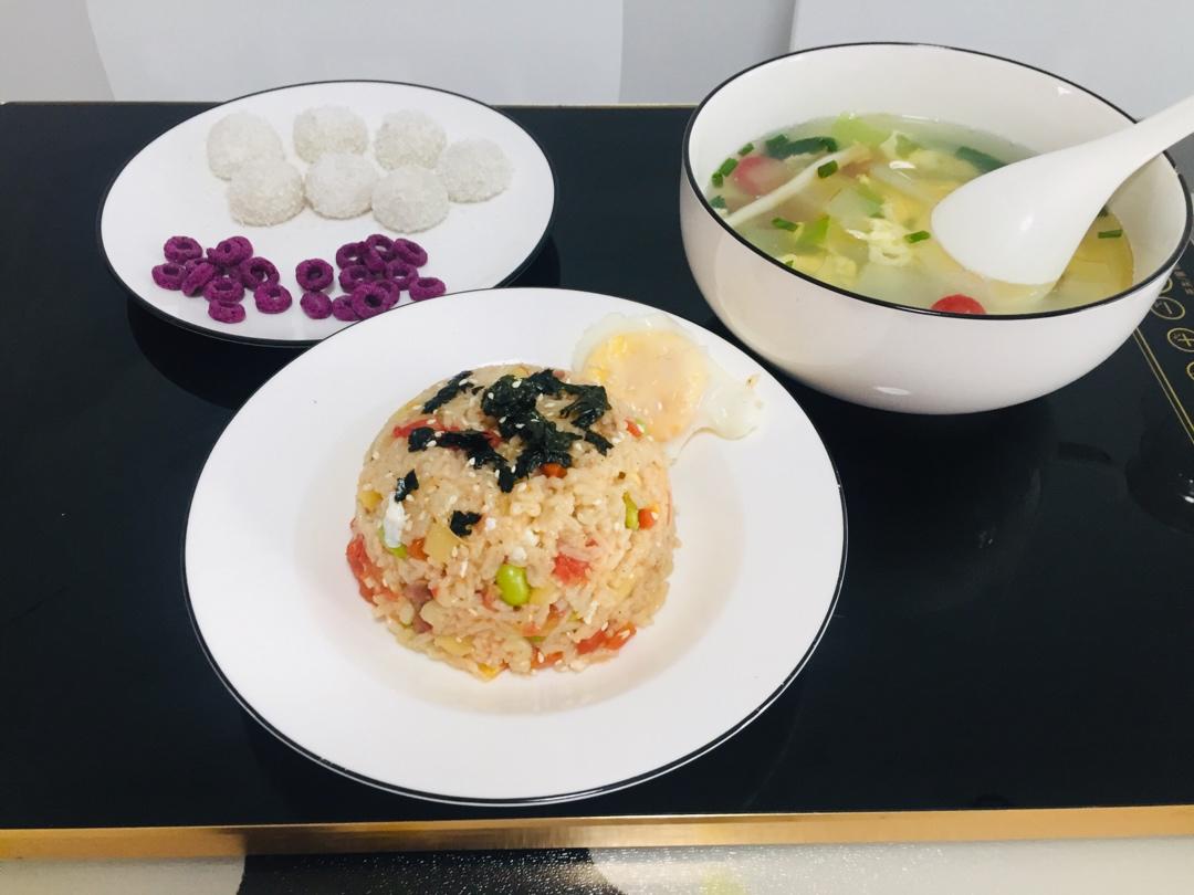 【一只番茄饭】