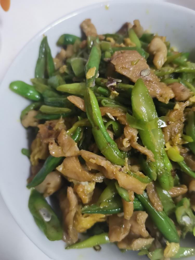 四季豆炒鸡腿肉