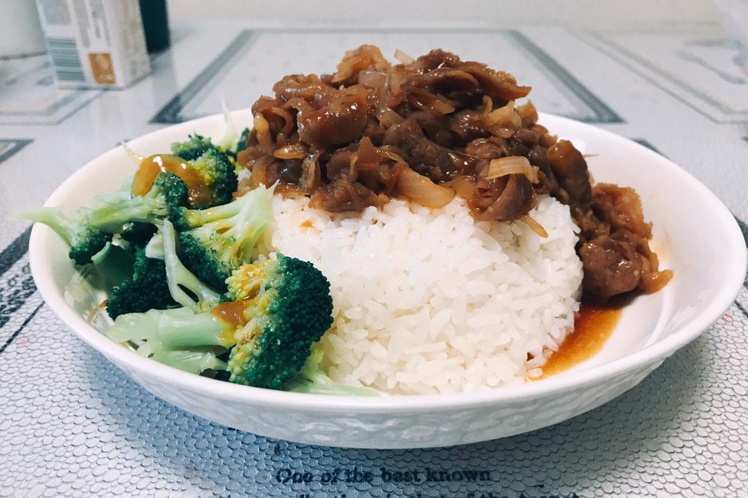 肥牛饭