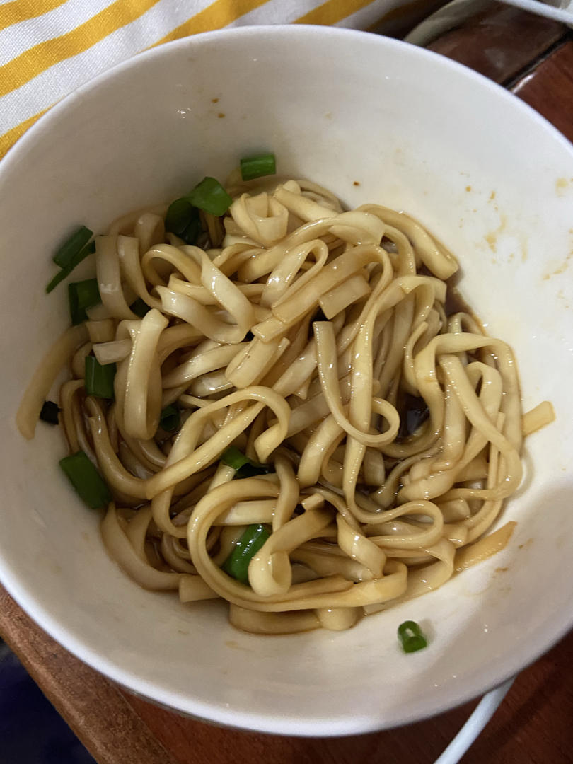 挂面还可以这么做：零基础零失败 美味葱油拌面