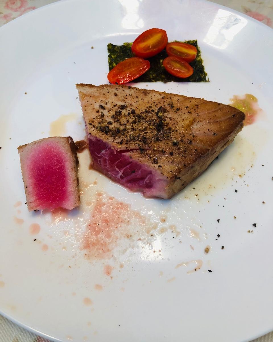嫩煎金枪鱼Seared Ahi Tuna
