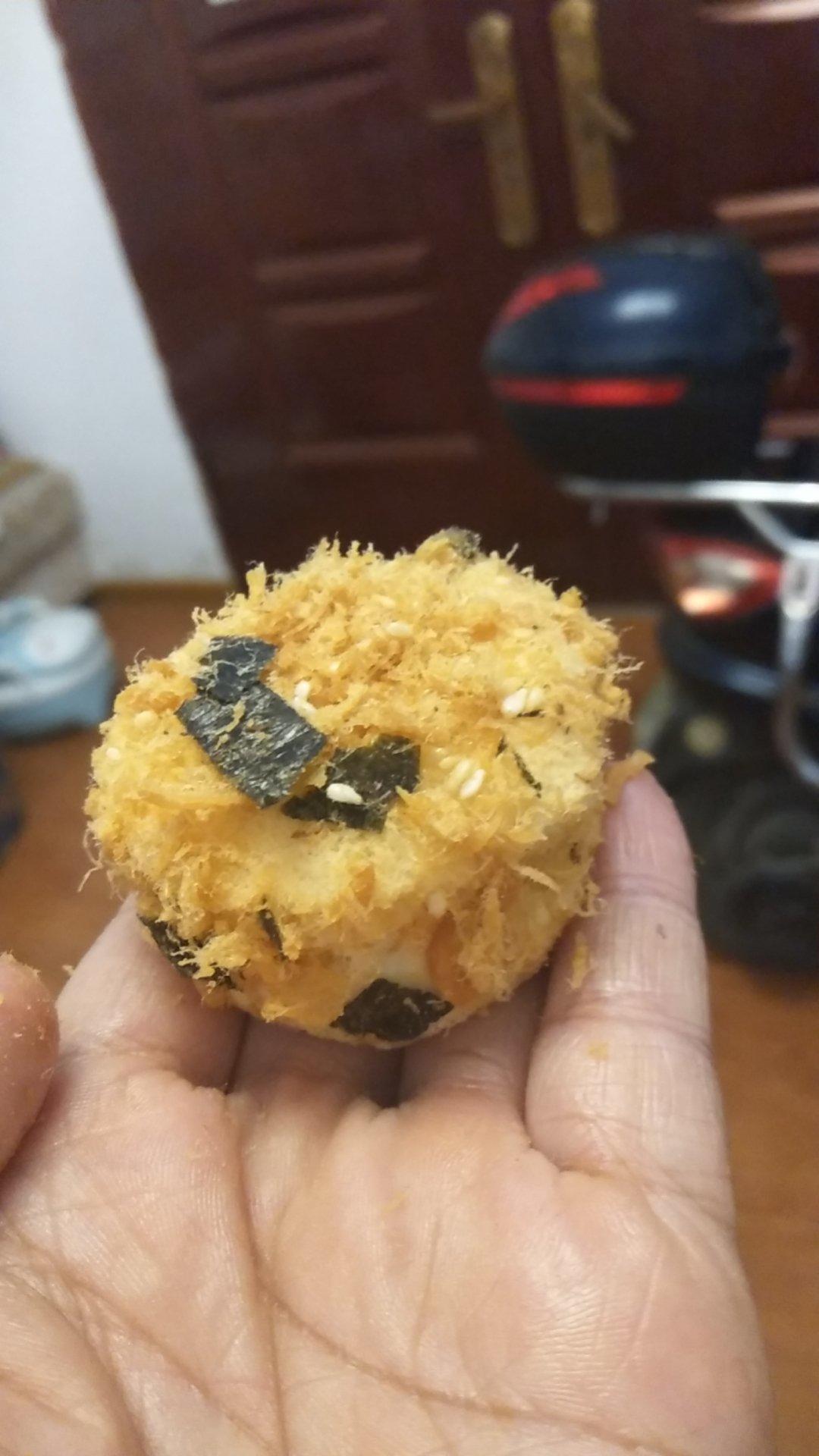 肉松小贝                 完胜鲍师傅