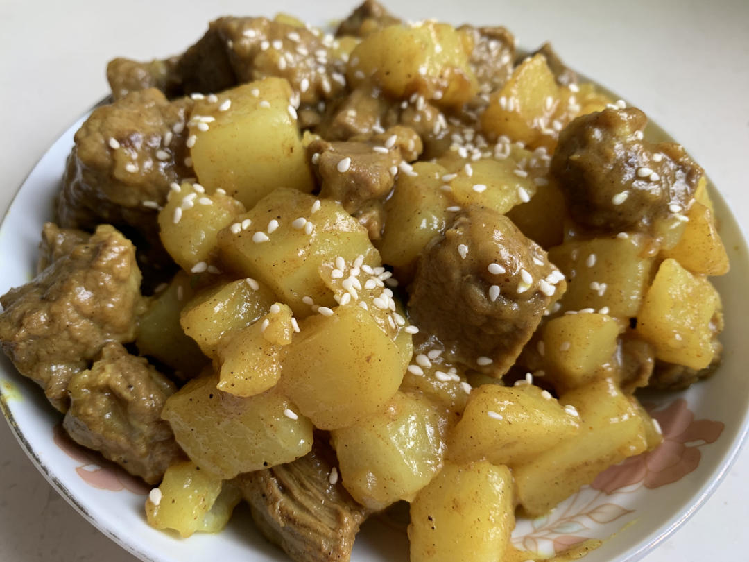 咖喱土豆炖牛腩：牛肉这样炖，保证不塞牙