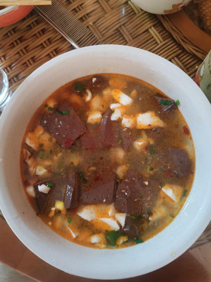 麻辣鸭血