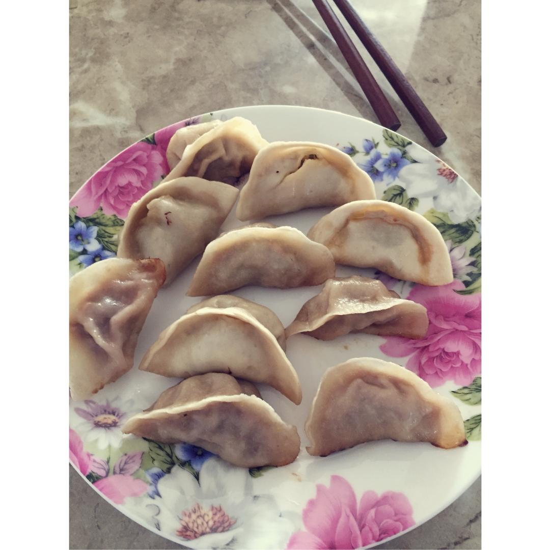 速冻水饺吃腻了吗~变锅贴吧(๑´ڡ`๑)
