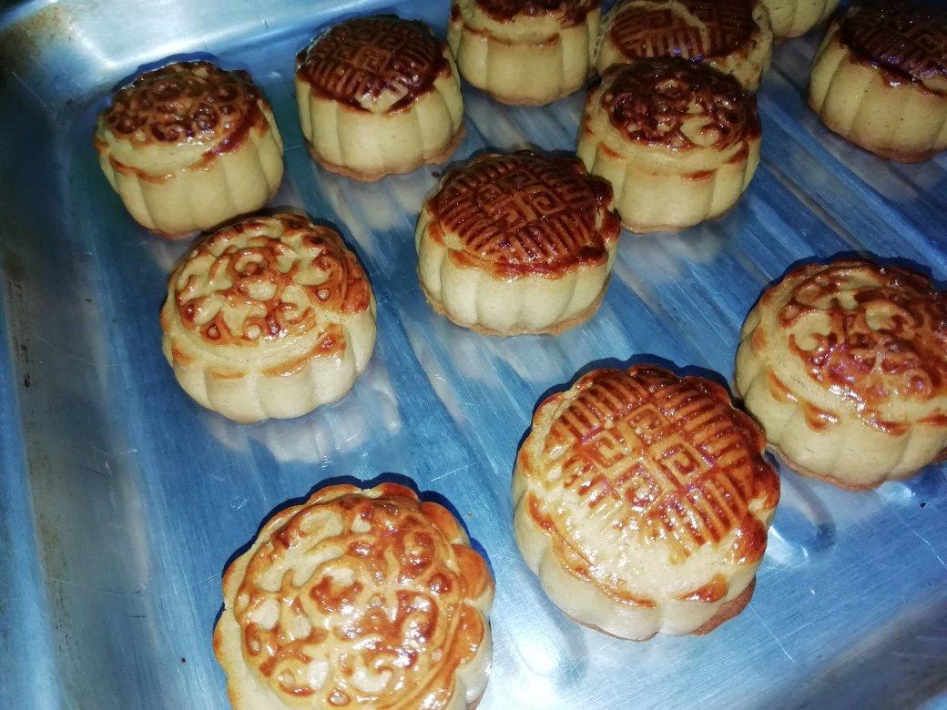 广式月饼——蛋黄莲蓉月饼