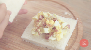 三明治的2种创新做法 | 太阳猫早餐的做法 步骤2