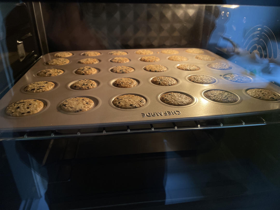 【小烤箱记录】消耗蛋清大法之芝麻小饼干