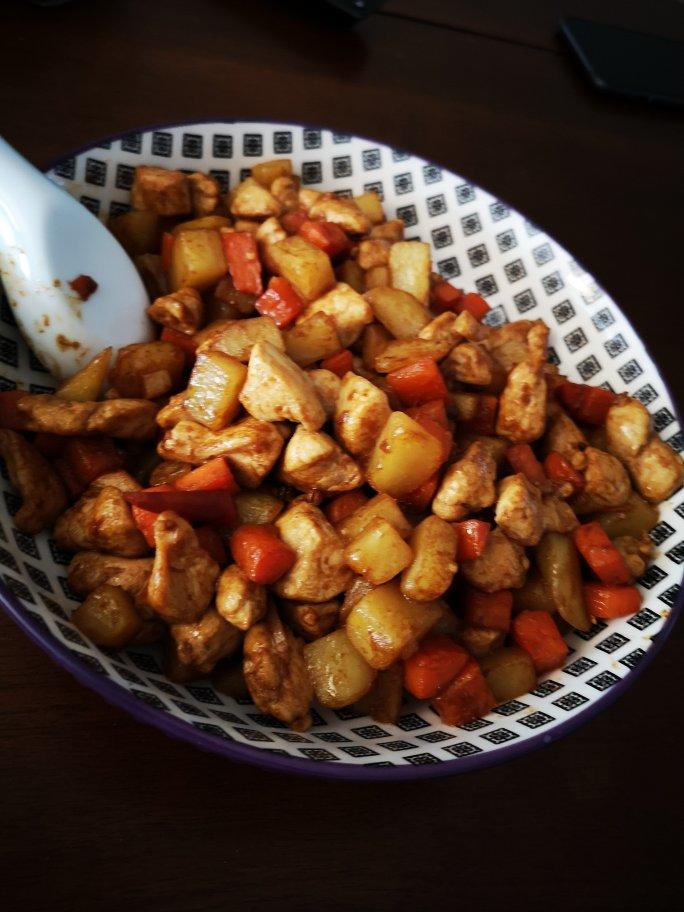 胡萝卜土豆鸡丁