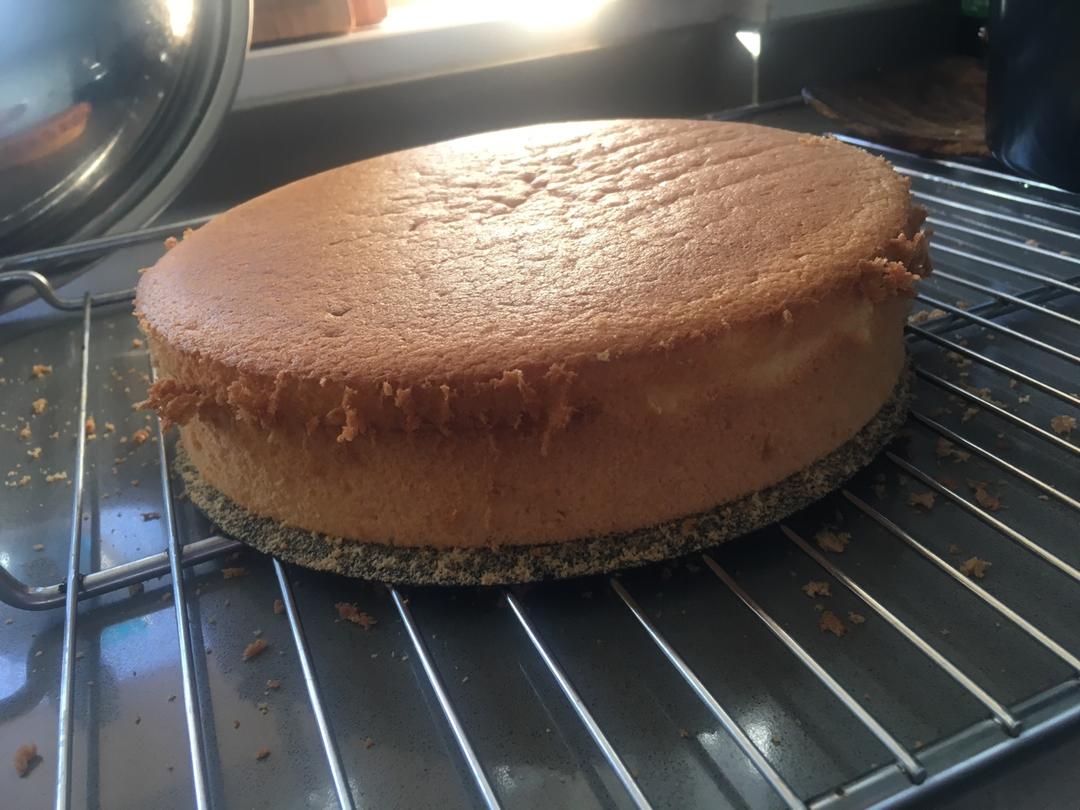 烤箱做蛋糕（戚风蛋糕的做法）