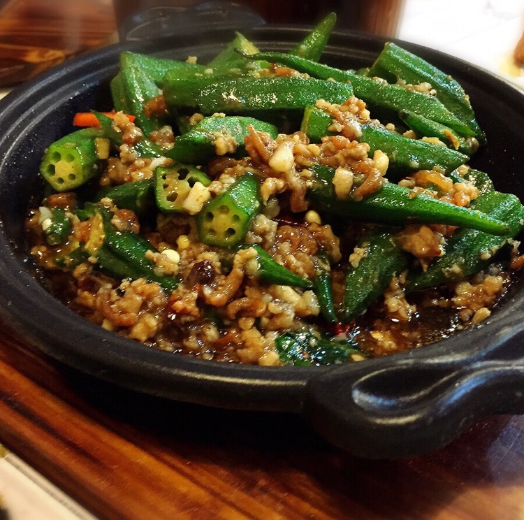 肉末炒秋葵