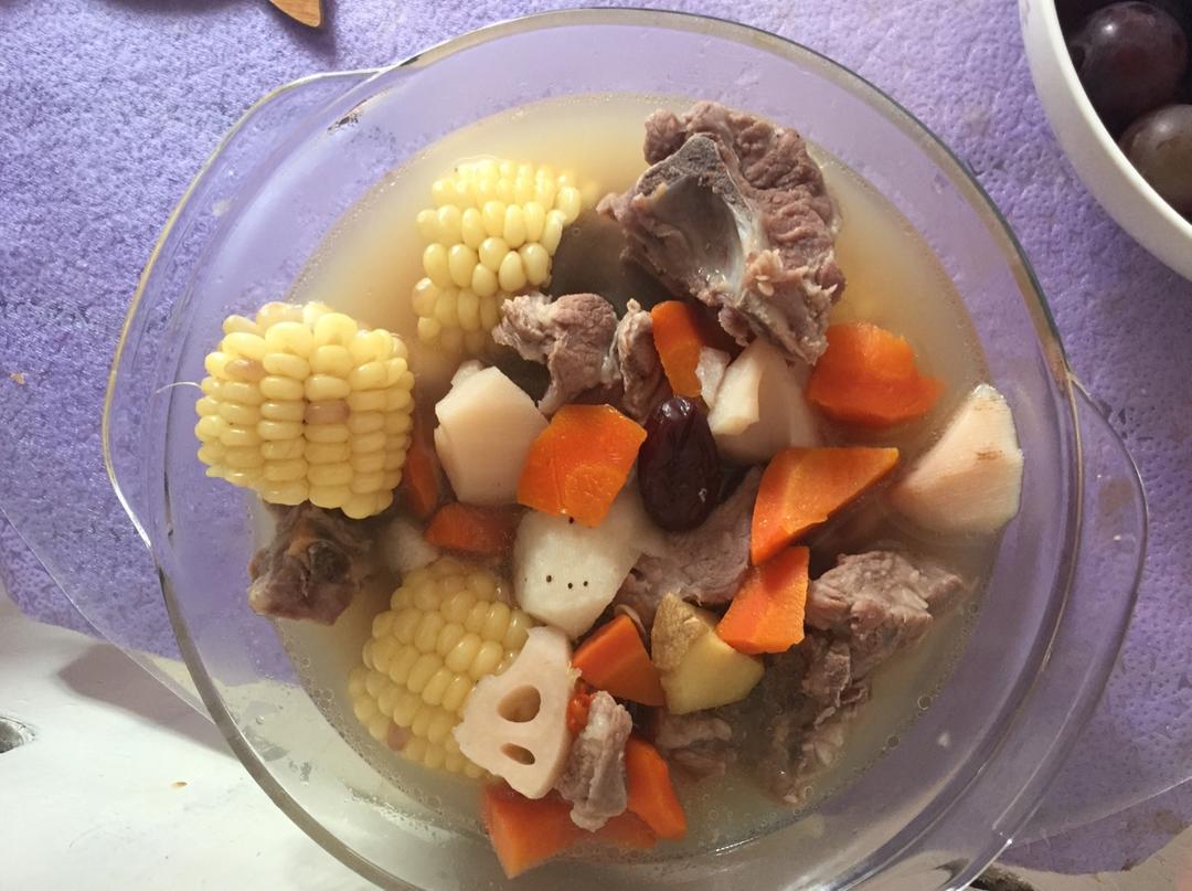 排骨玉米莲藕汤