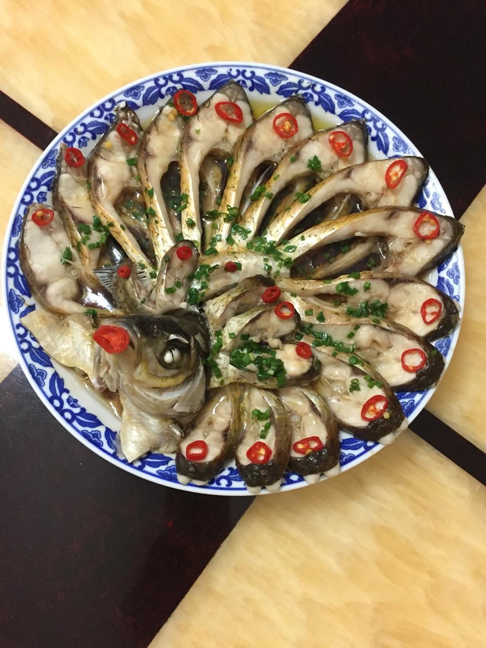 孔雀开屏清蒸鱼