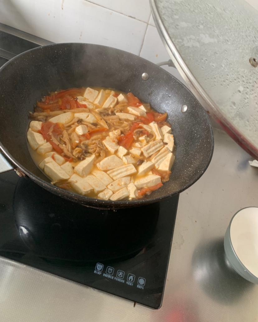 番茄蟹味菇炖豆腐
