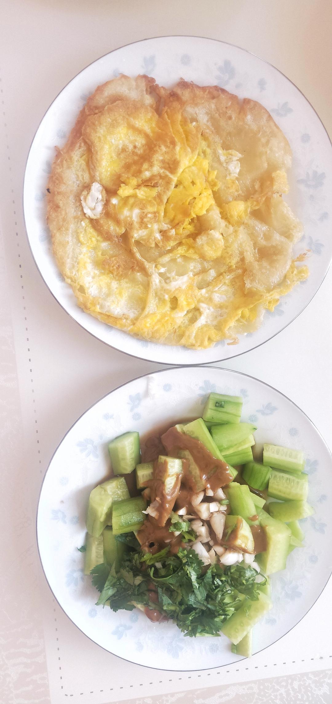 麻酱拌黄瓜板凉面
