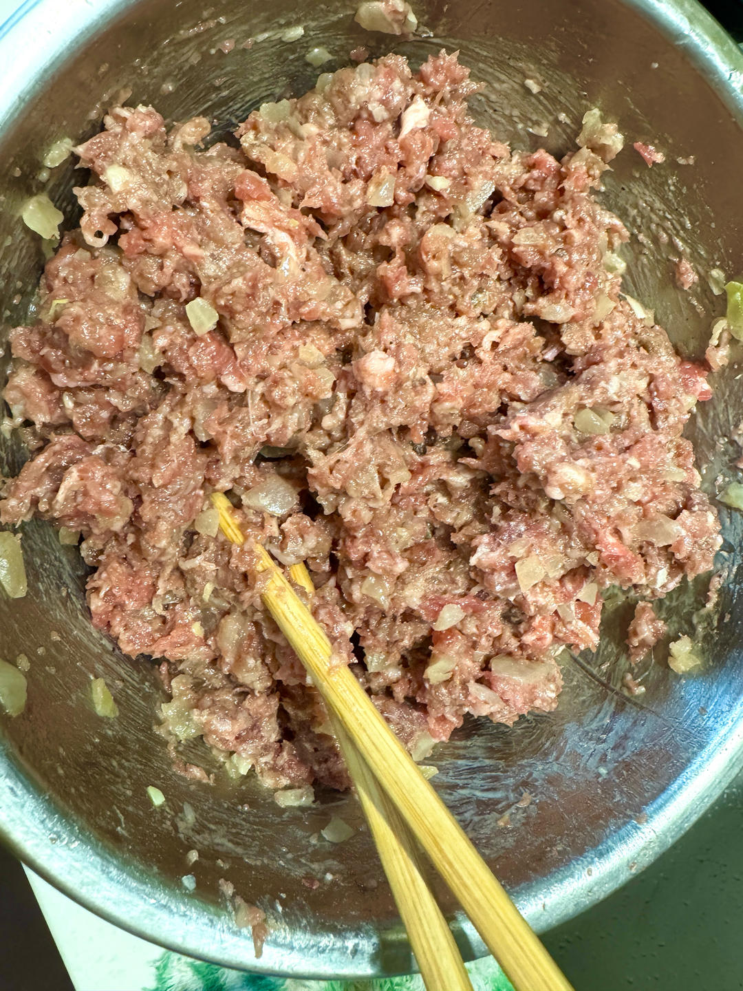 牛肉汉堡 煎出香嫩多汁的牛肉饼