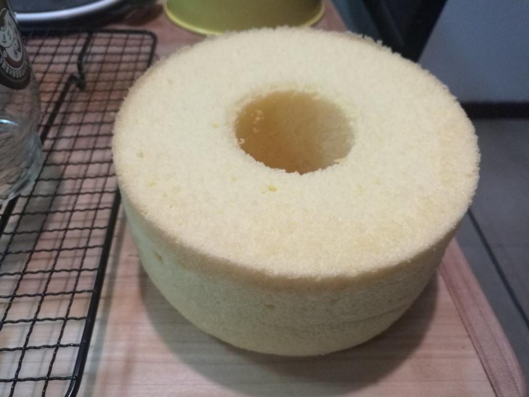 超简单完美戚风蛋糕（6寸2蛋）附打发、翻拌、脱模视频