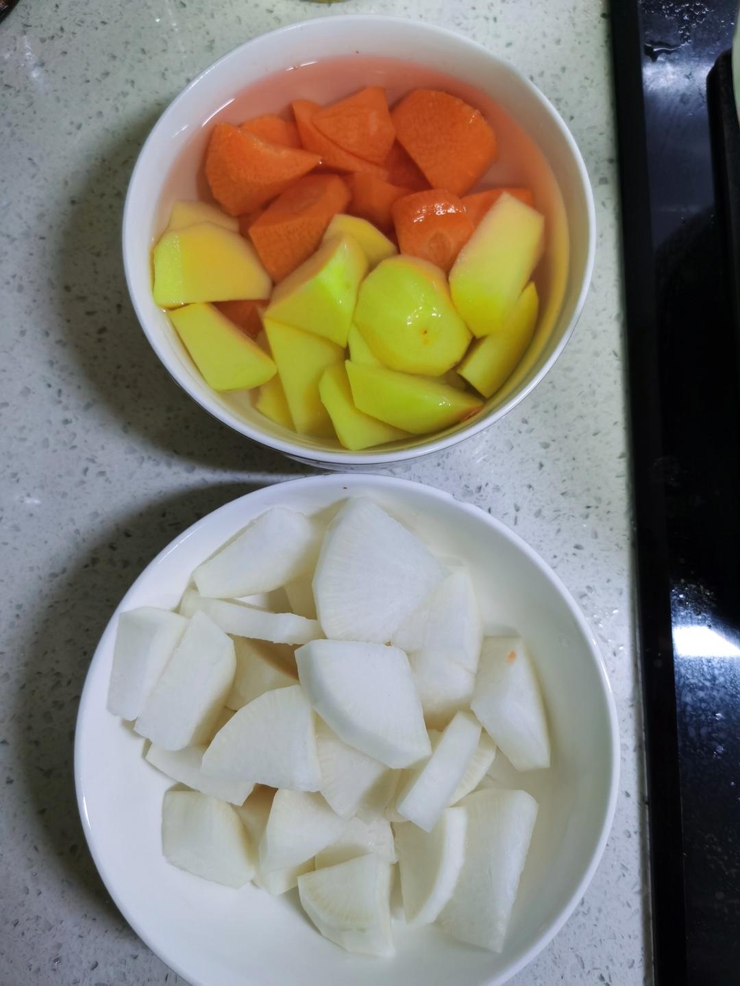 泰式咖喱鸡肉炖土豆萝卜【1月北鼎珐琅锅食谱】