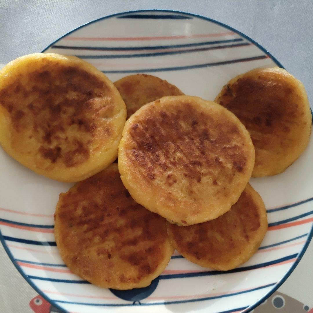 平底锅就能做，香甜软糯的南瓜饼，一次成功
