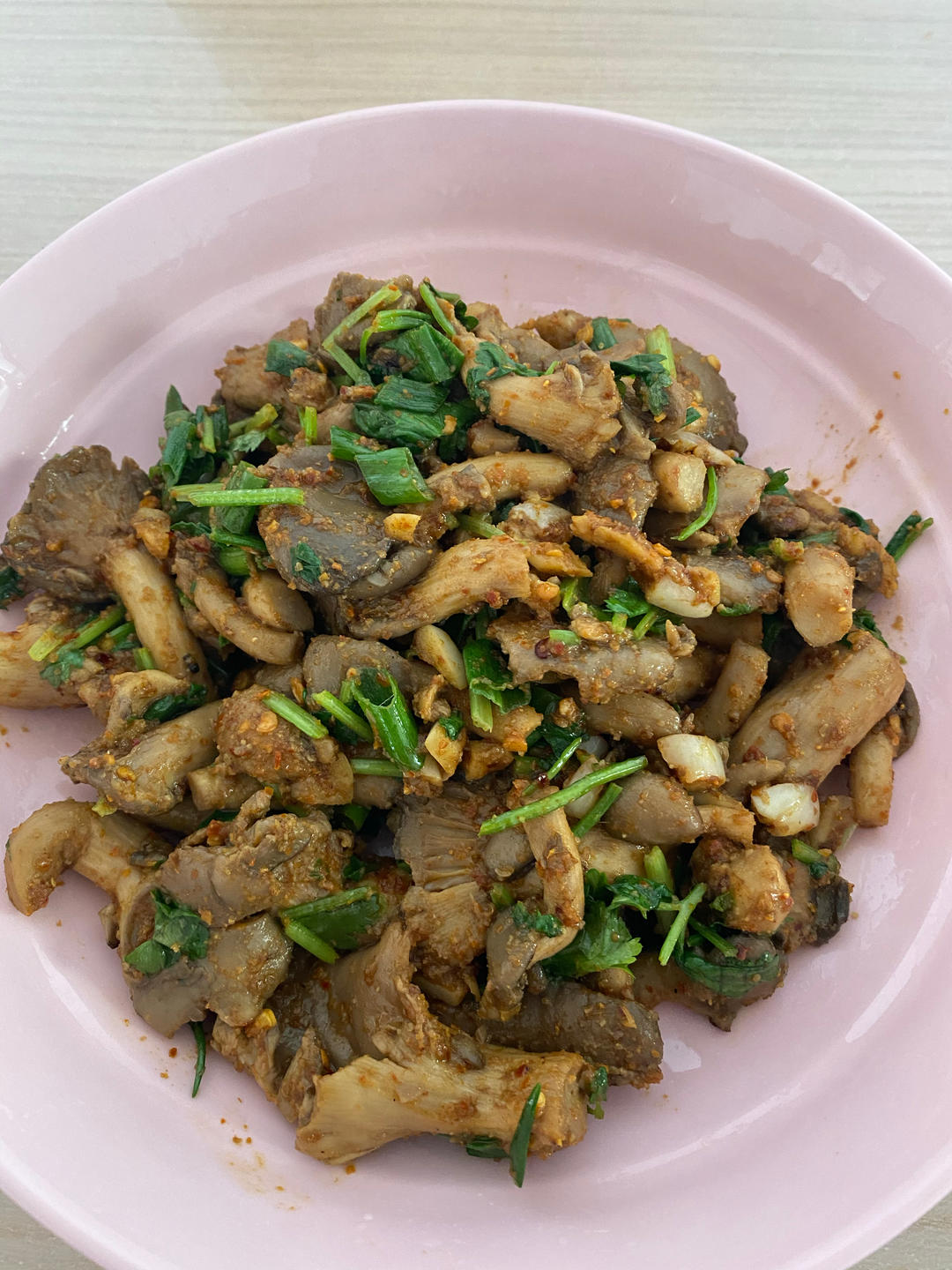 不一样的风情秀珍菇（小平菇），有了孜然加身。