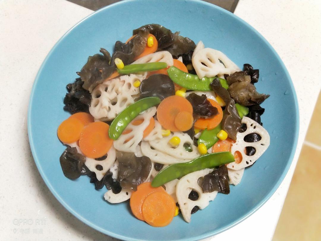 素菜也可以这么美—荷塘小炒