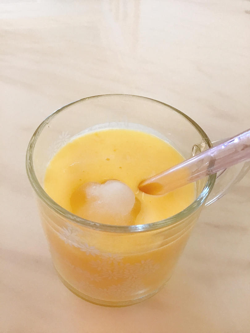超级简单的芒果奶昔