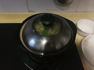 用电饭煲煮饭的砂锅煲仔饭的做法 步骤9
