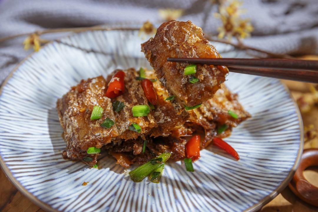下饭也下酒的香煎辣味带鱼
