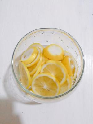 柠檬蜜的做法 步骤2