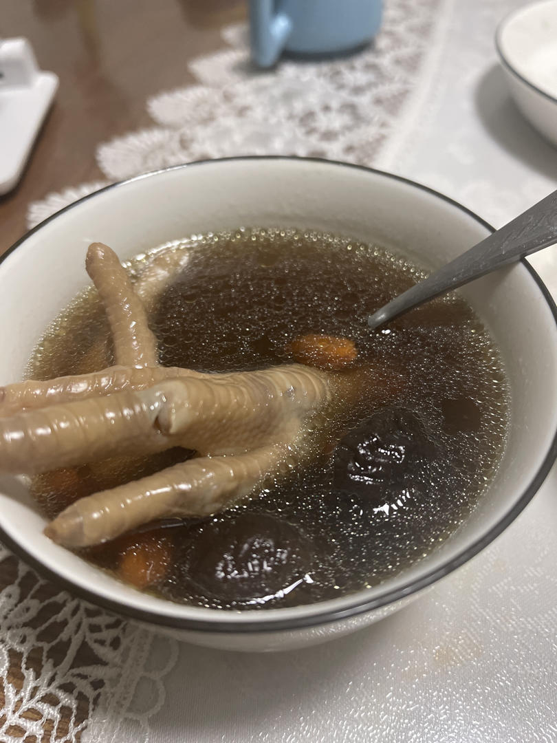 零难度广式家常老火汤--石斛香菇花生煲鸡爪