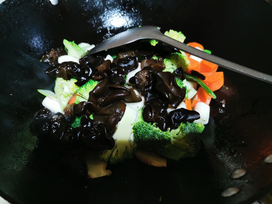 咖喱蔬菜什锦 绵绵口感 懒人减肥蔬菜大餐的做法 步骤7