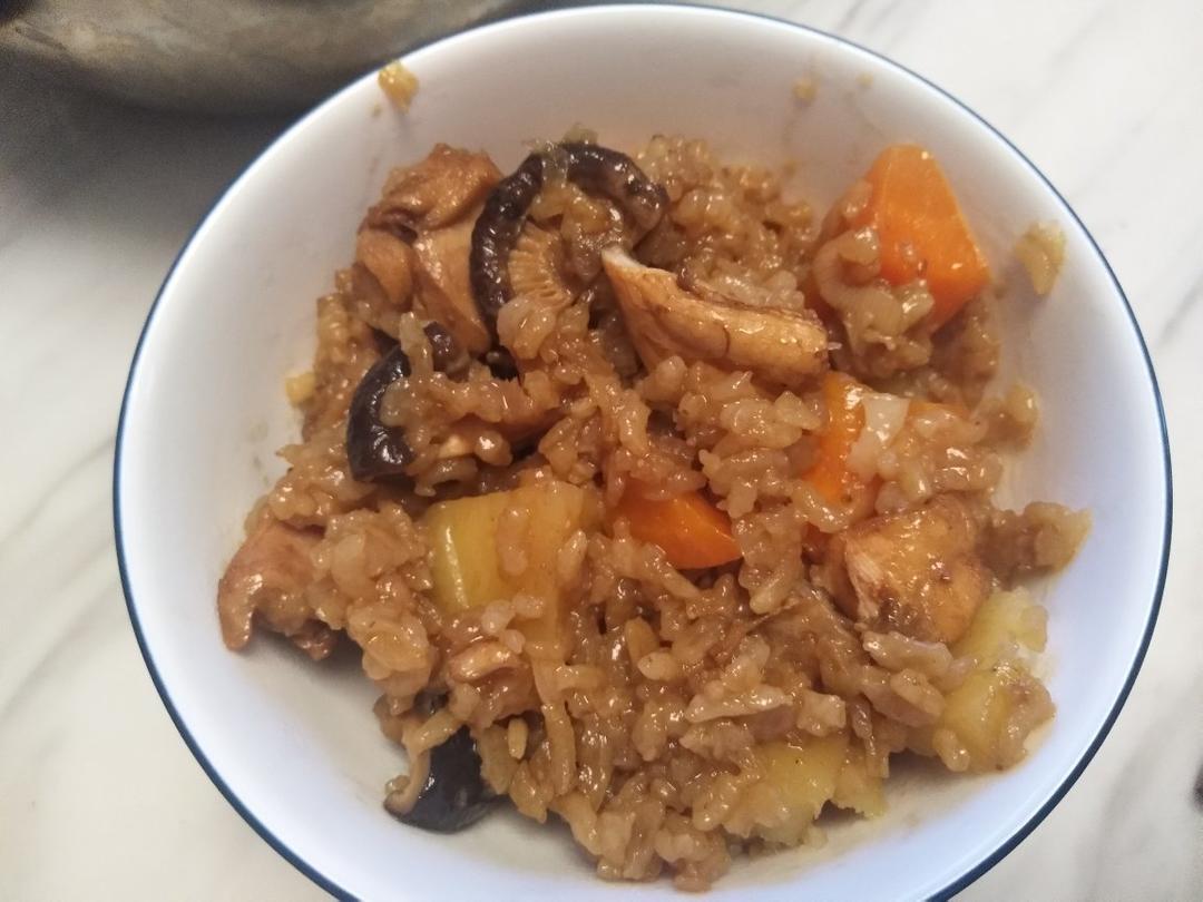 【香菇鸡肉焖饭】
