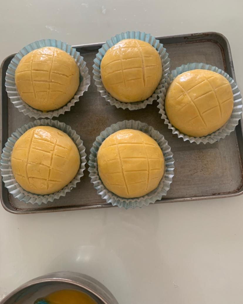 好吃到炸裂的港式菠萝包（附带制作酥皮的小视频）
