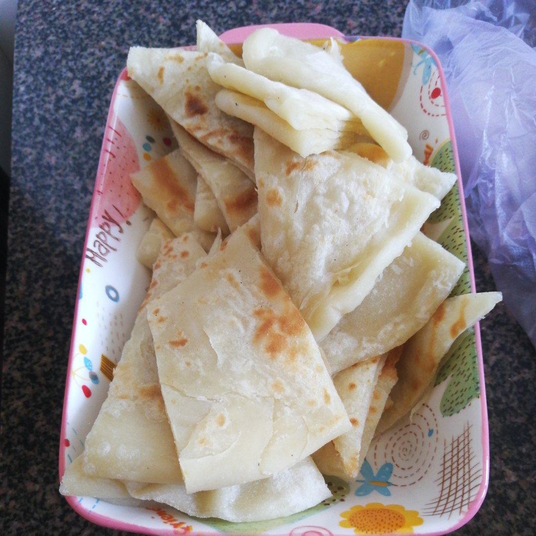 烙饼不硬的小窍门 掌握了你也能看出柔软多层凉了不硬的小油饼