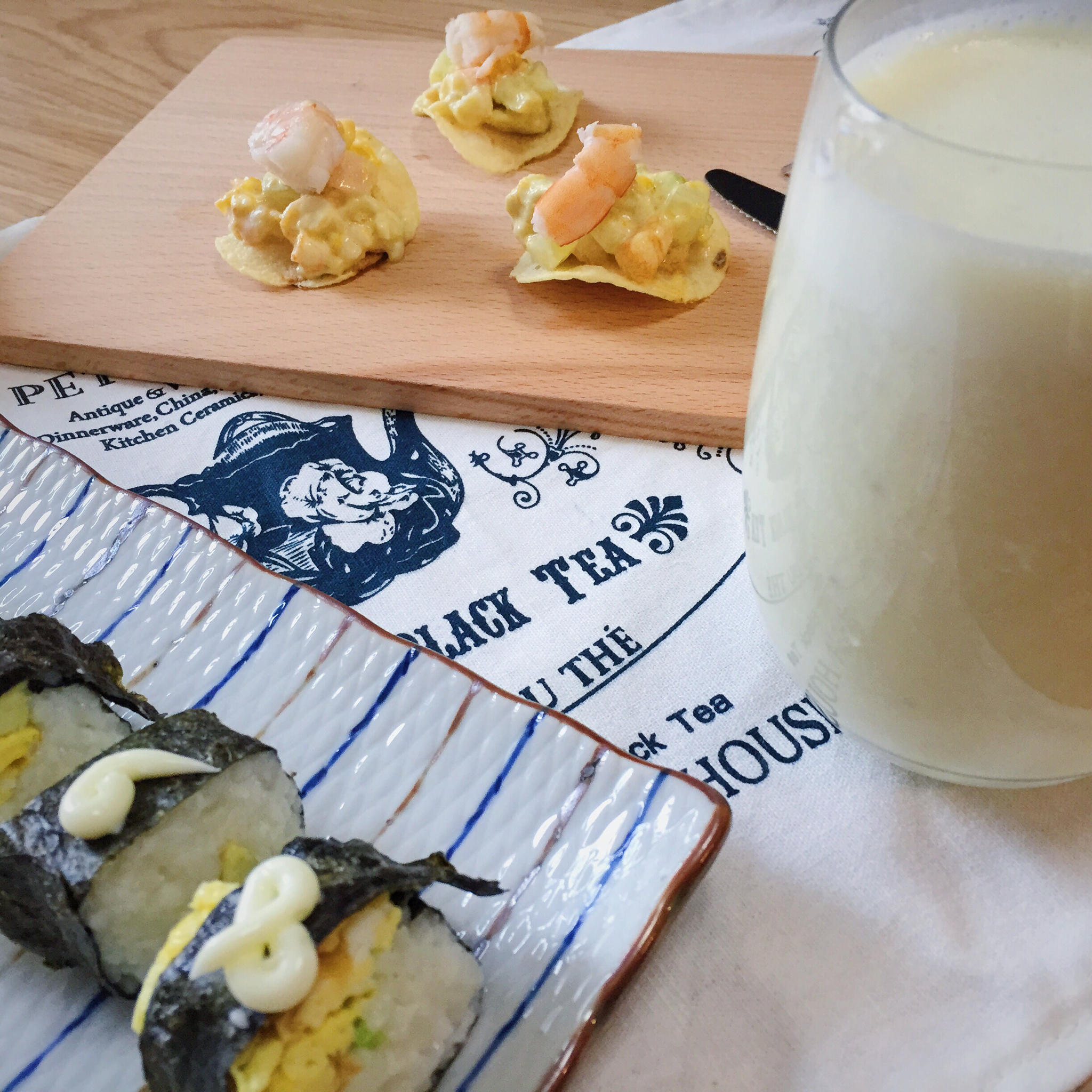 薯片牛油果大虾沙拉