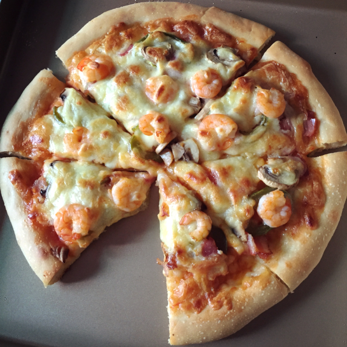 陌尛寞做的鲜虾培根薄披萨—海氏烤箱定制