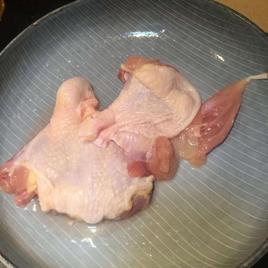 快速鸡腿去骨