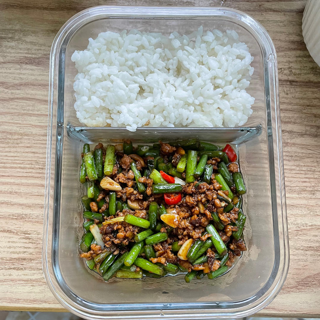 蒜苔炒肉末，三碗米饭都不够吃