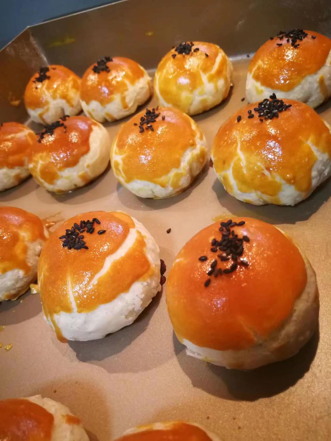 酥到掉渣的美味蛋黄酥