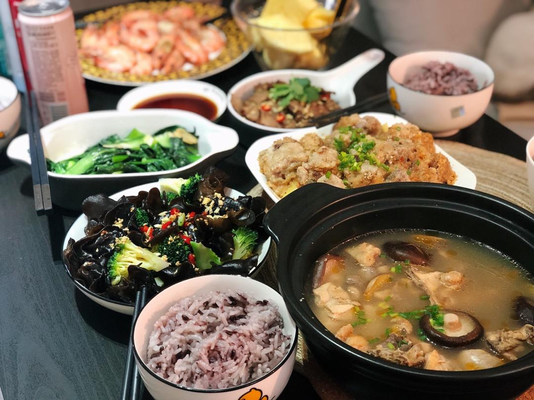 香菇炖鸡汤