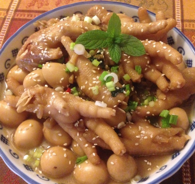 鸡脚烧鹌鹑蛋
