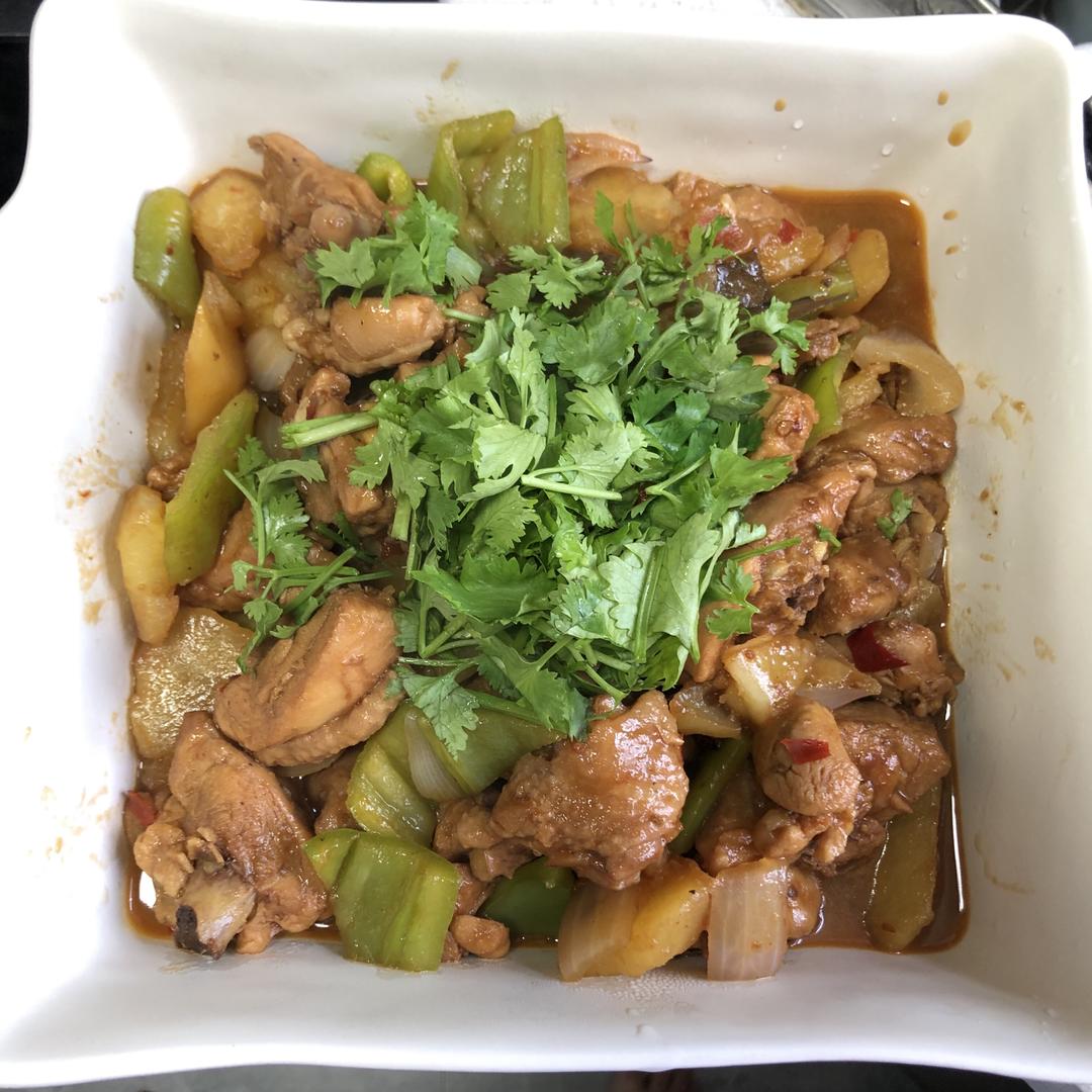 青椒土豆炒鸡腿的做法