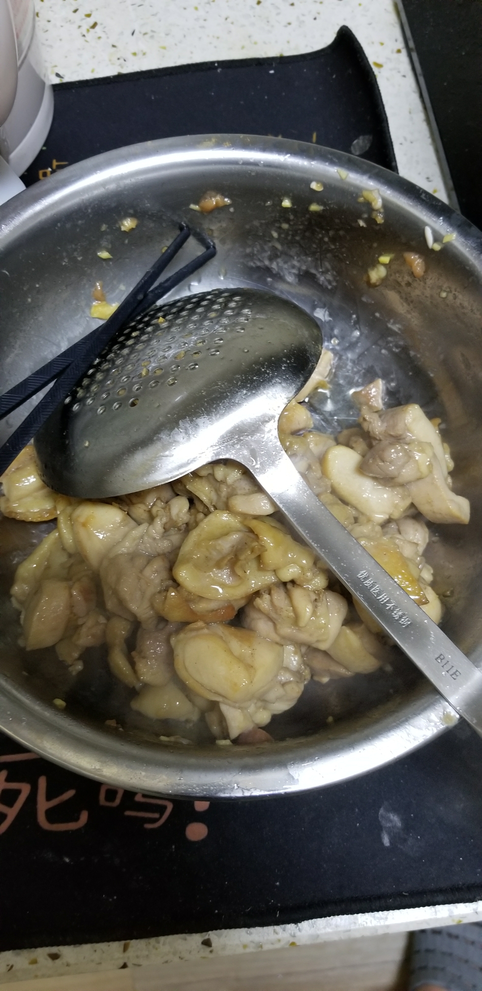 重庆特色辣子鸡的做法 步骤5