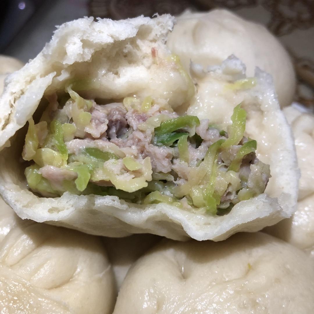 西葫芦猪肉大包子(蒸包)的做法