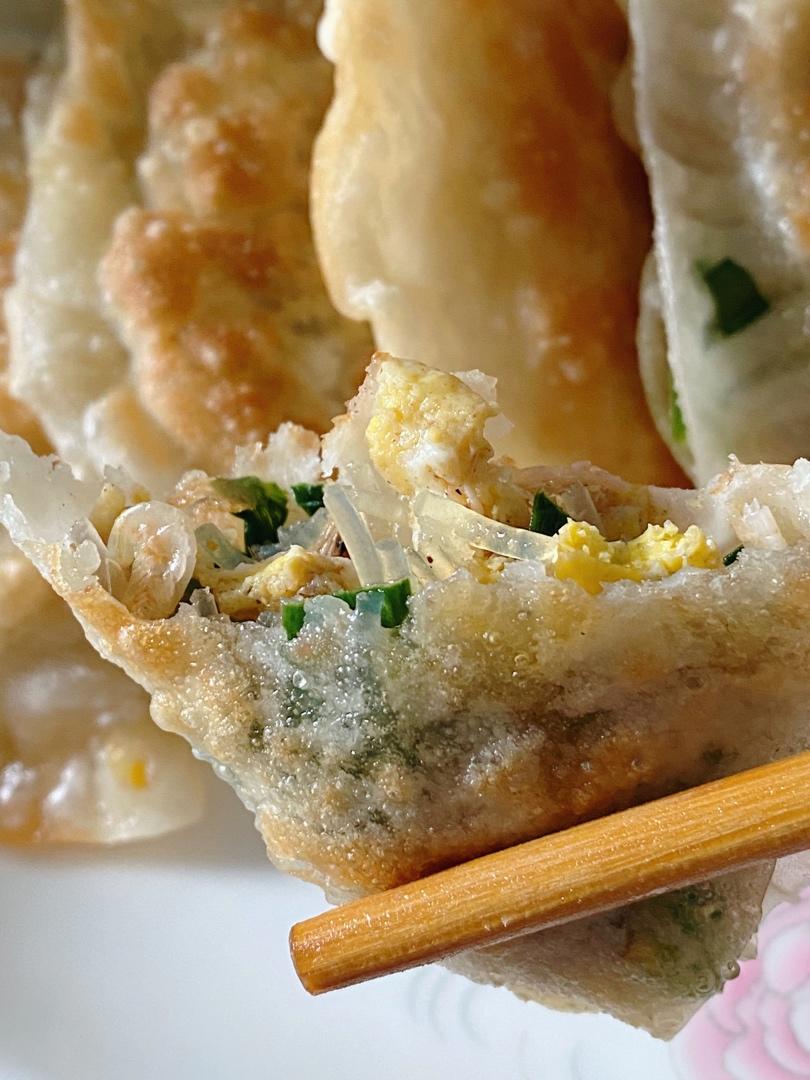 外焦里嫩的韭菜盒子