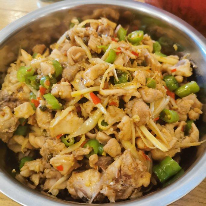 厨师长教你：自贡名菜“鲜锅兔”的家常做法，味道很赞先收藏起来