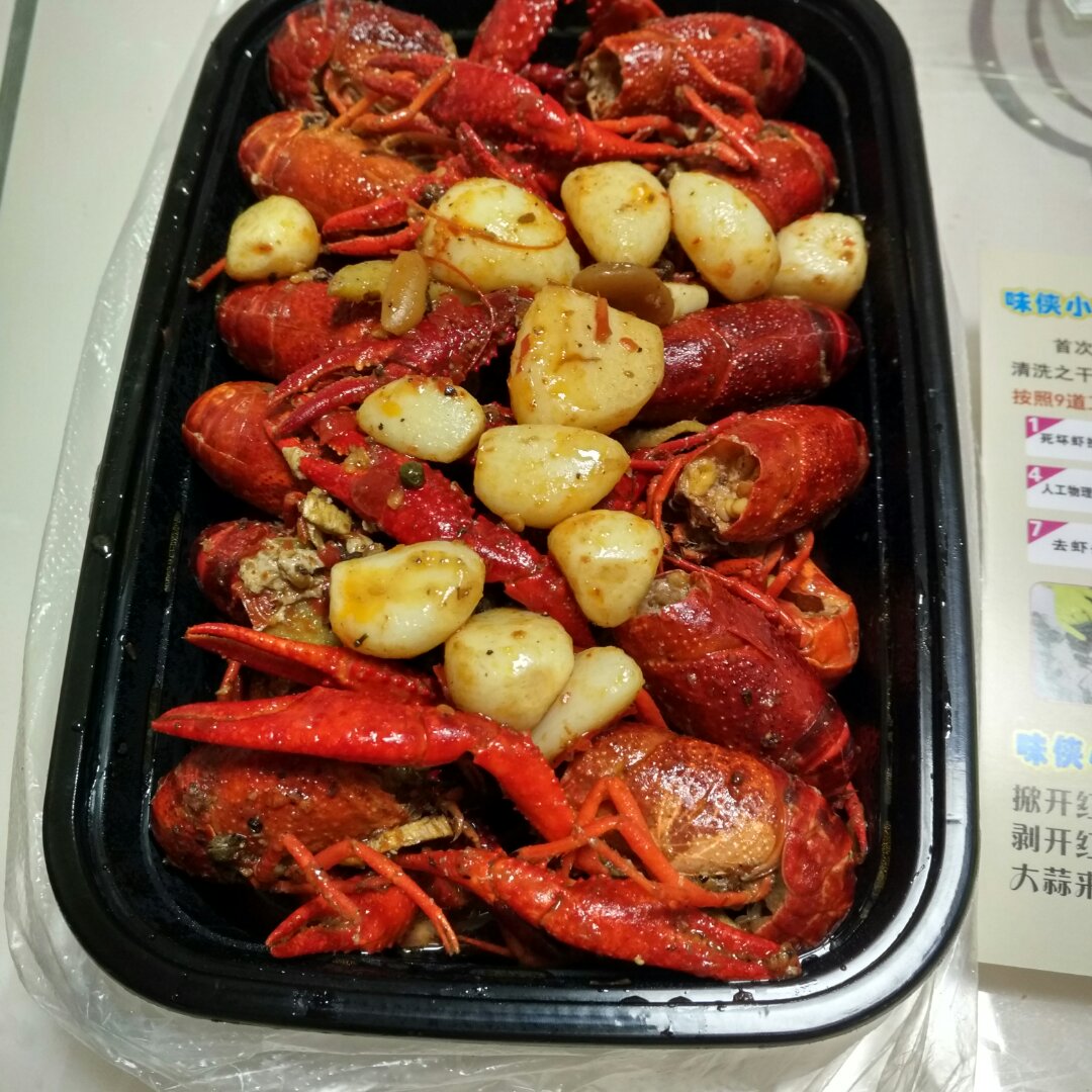 妩霏