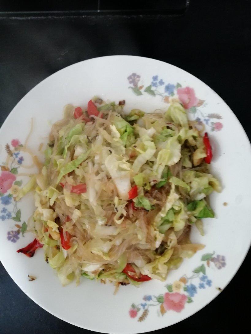卷心菜炒粉丝 Glass noodles with Cabbage