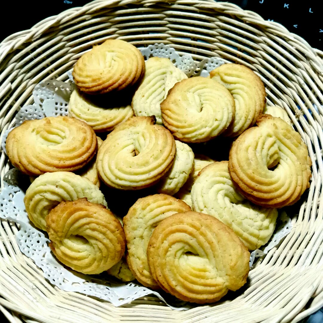 多种口味曲奇（香草、巧克力、抹茶）