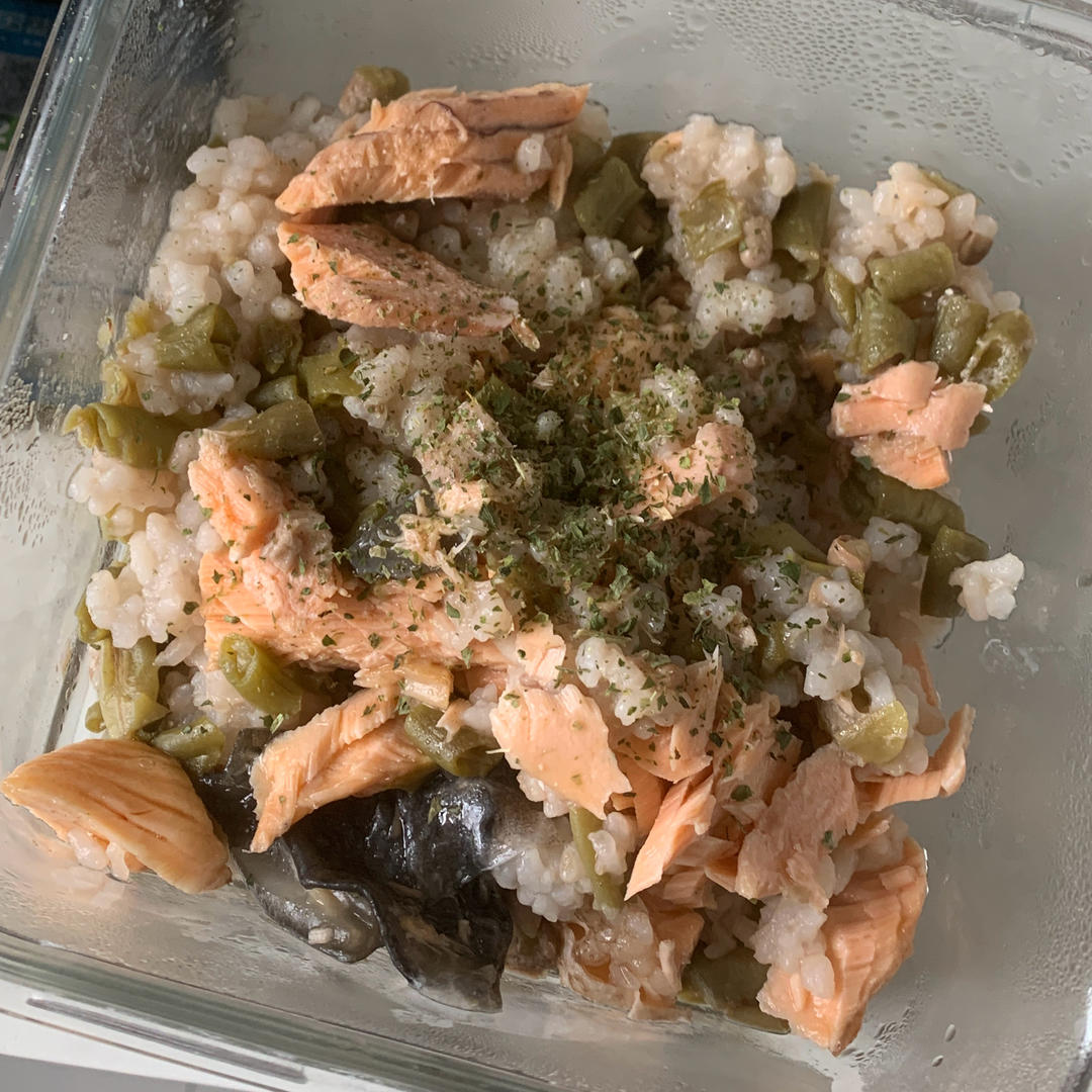 三文鱼碎豆角炒饭